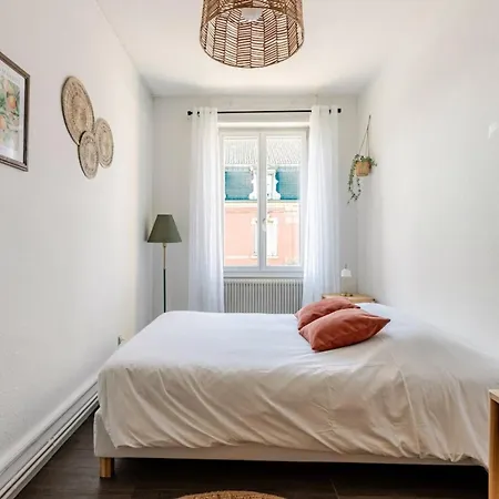 Апартаменты T2 Cocooning A 10min A Pied Du Centre De *